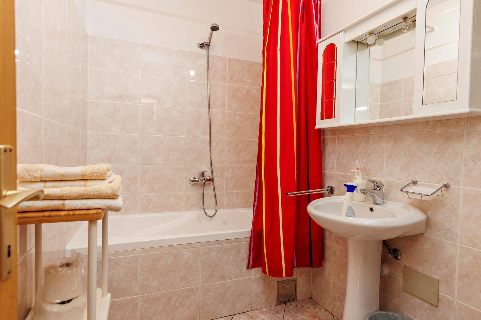 Apartments Baricevic Бол Экстерьер фото