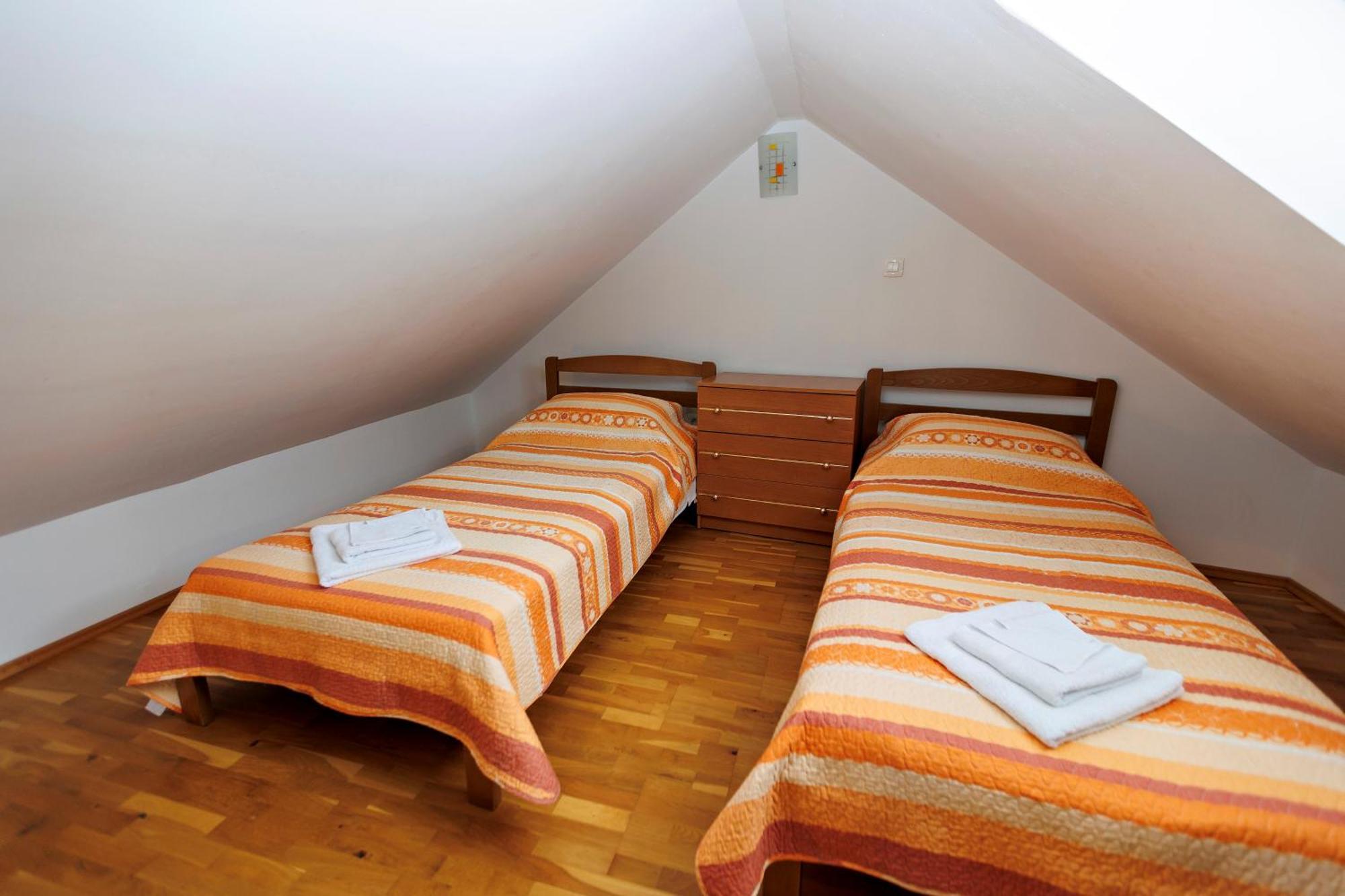 Apartments Baricevic Бол Экстерьер фото