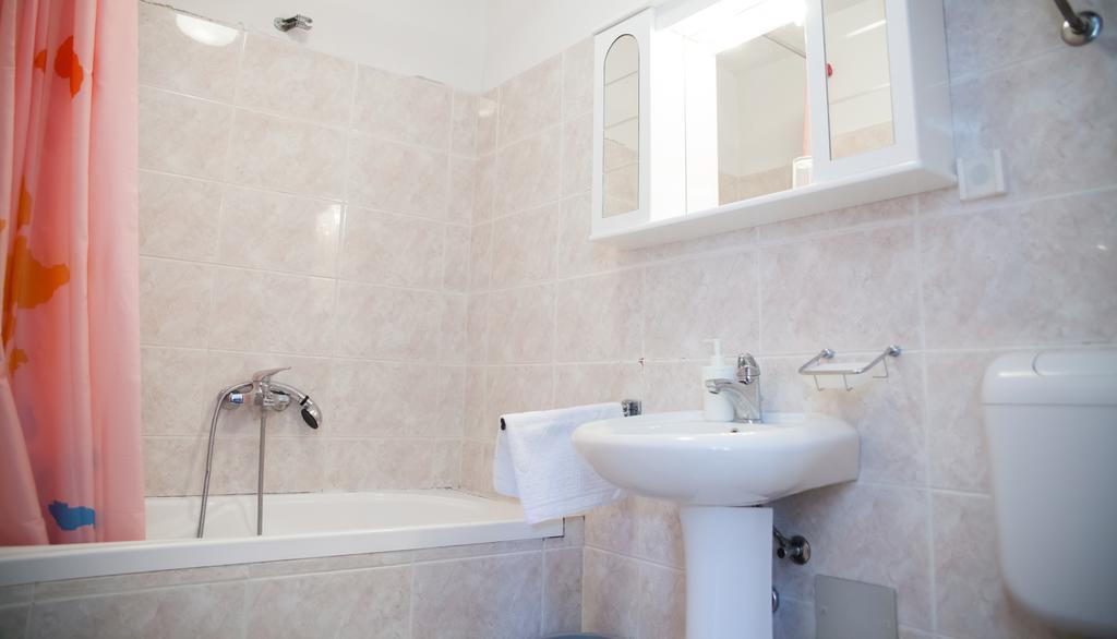 Apartments Baricevic Бол Экстерьер фото