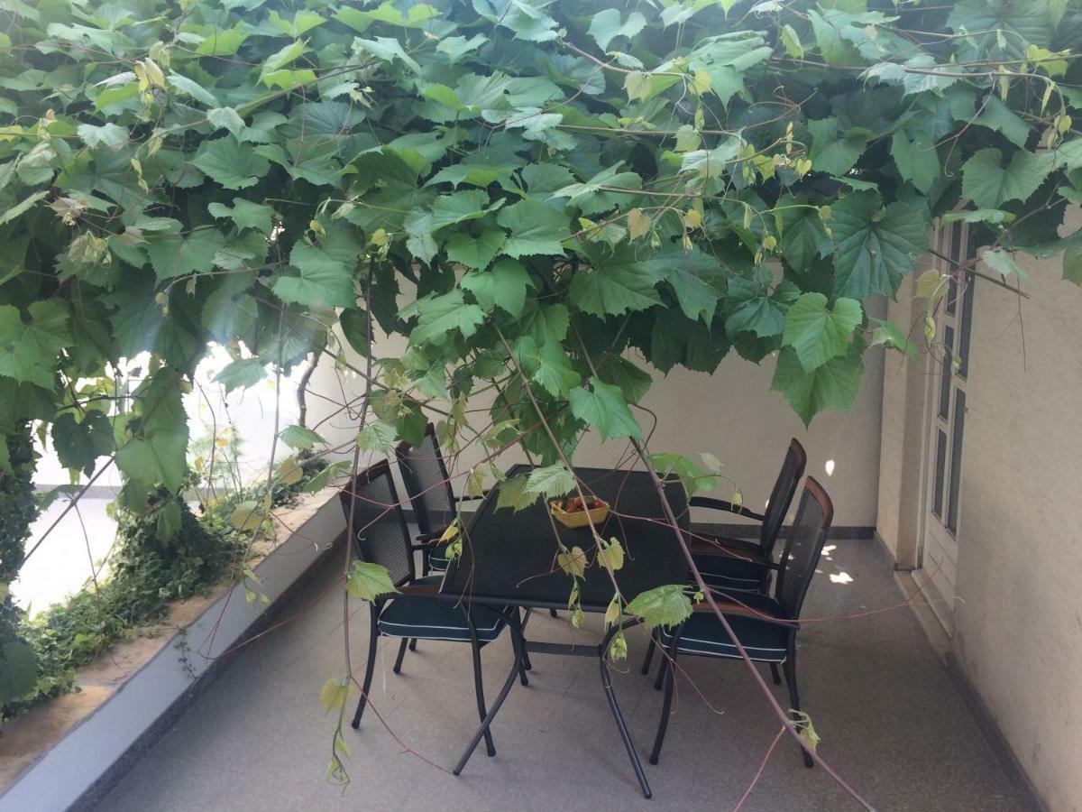 Apartments Baricevic Бол Экстерьер фото